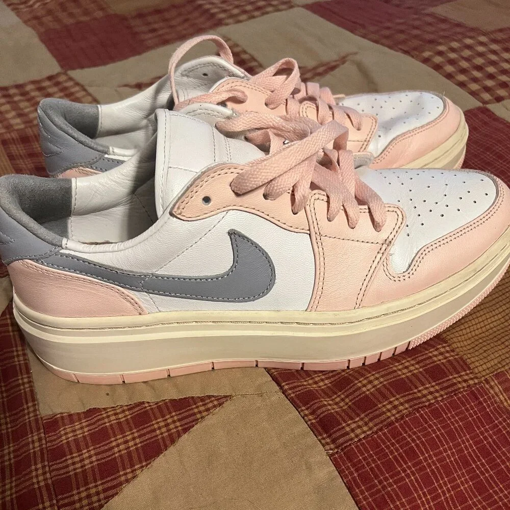 Nike Dunk - Picture 1 of 3
